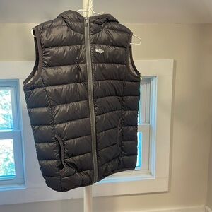 Iike new! Wantdo puffer best, size 8